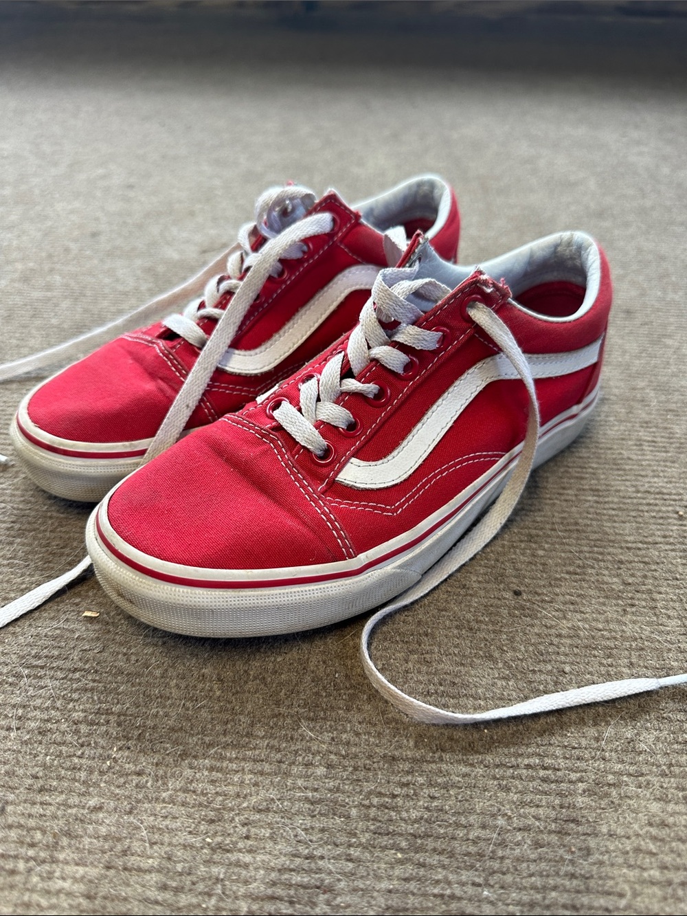 Red and white vans sneakers size 6 women’s /mens 4